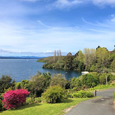 Acacia Haven - Beautiful Lake Views Taupo Eksteriør bilde