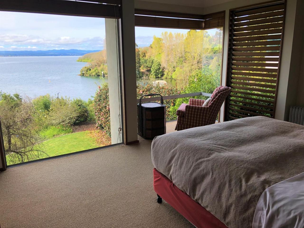 Acacia Haven - Beautiful Lake Views Taupo Eksteriør bilde