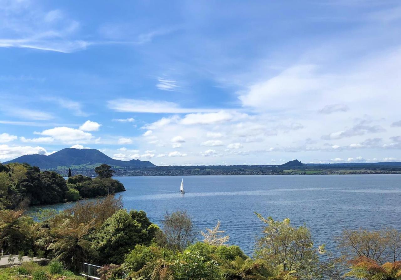 Acacia Haven - Beautiful Lake Views Taupo Eksteriør bilde