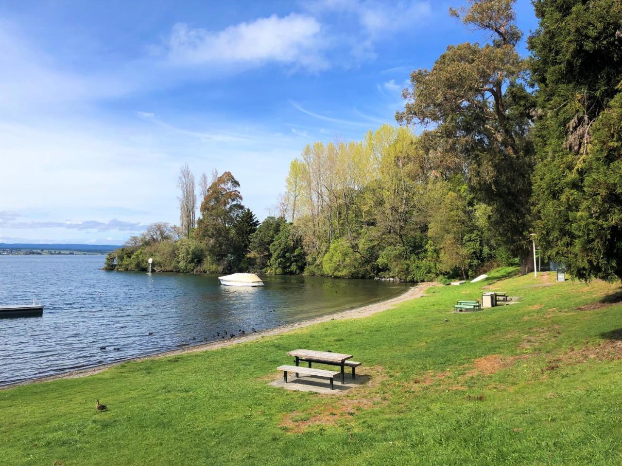 Acacia Haven - Beautiful Lake Views Taupo Eksteriør bilde