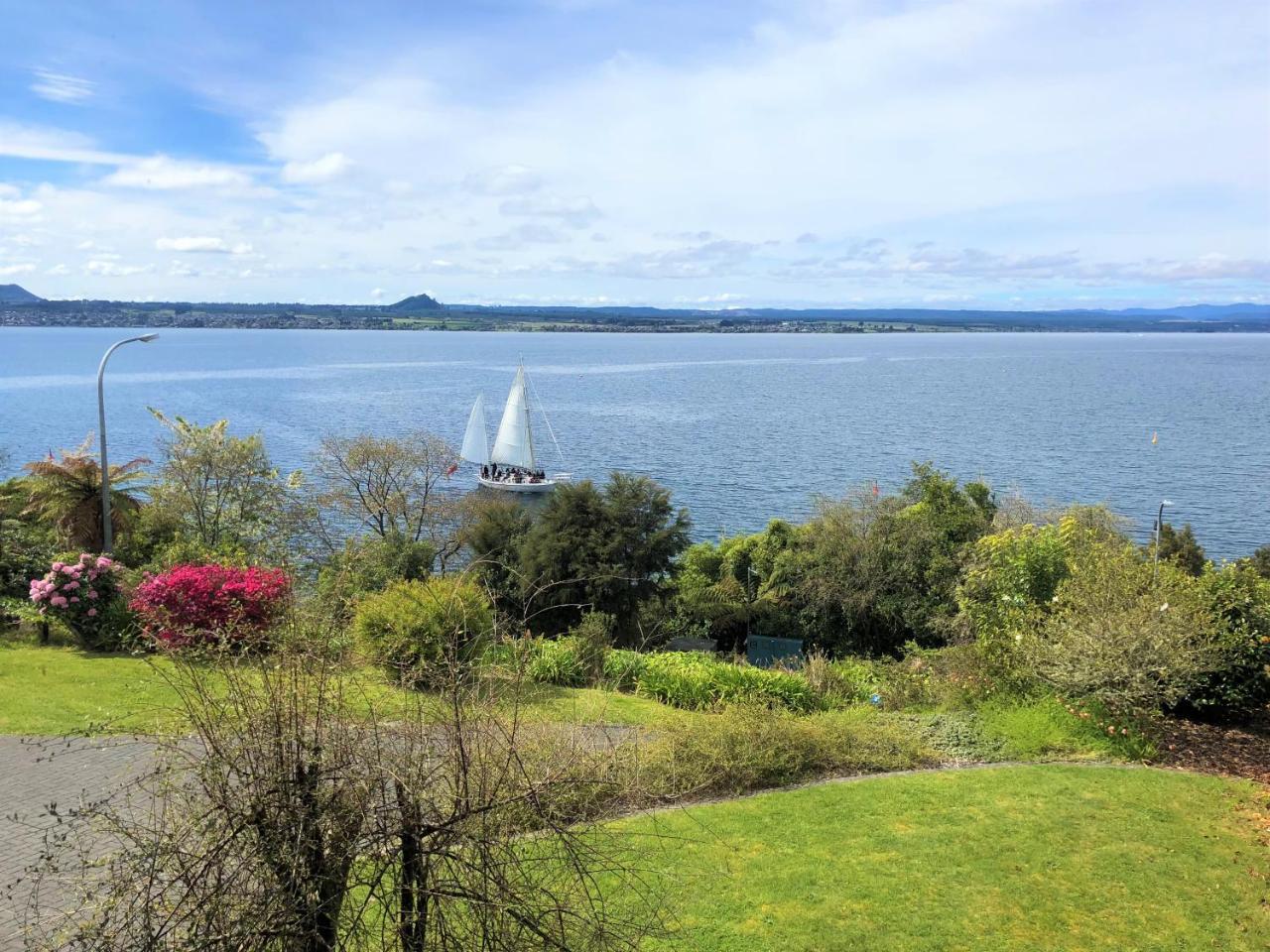 Acacia Haven - Beautiful Lake Views Taupo Eksteriør bilde