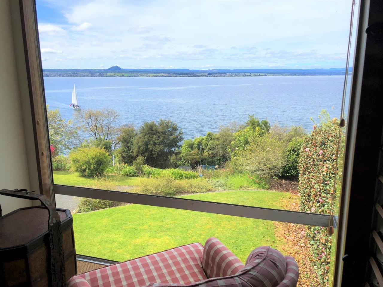 Acacia Haven - Beautiful Lake Views Taupo Eksteriør bilde